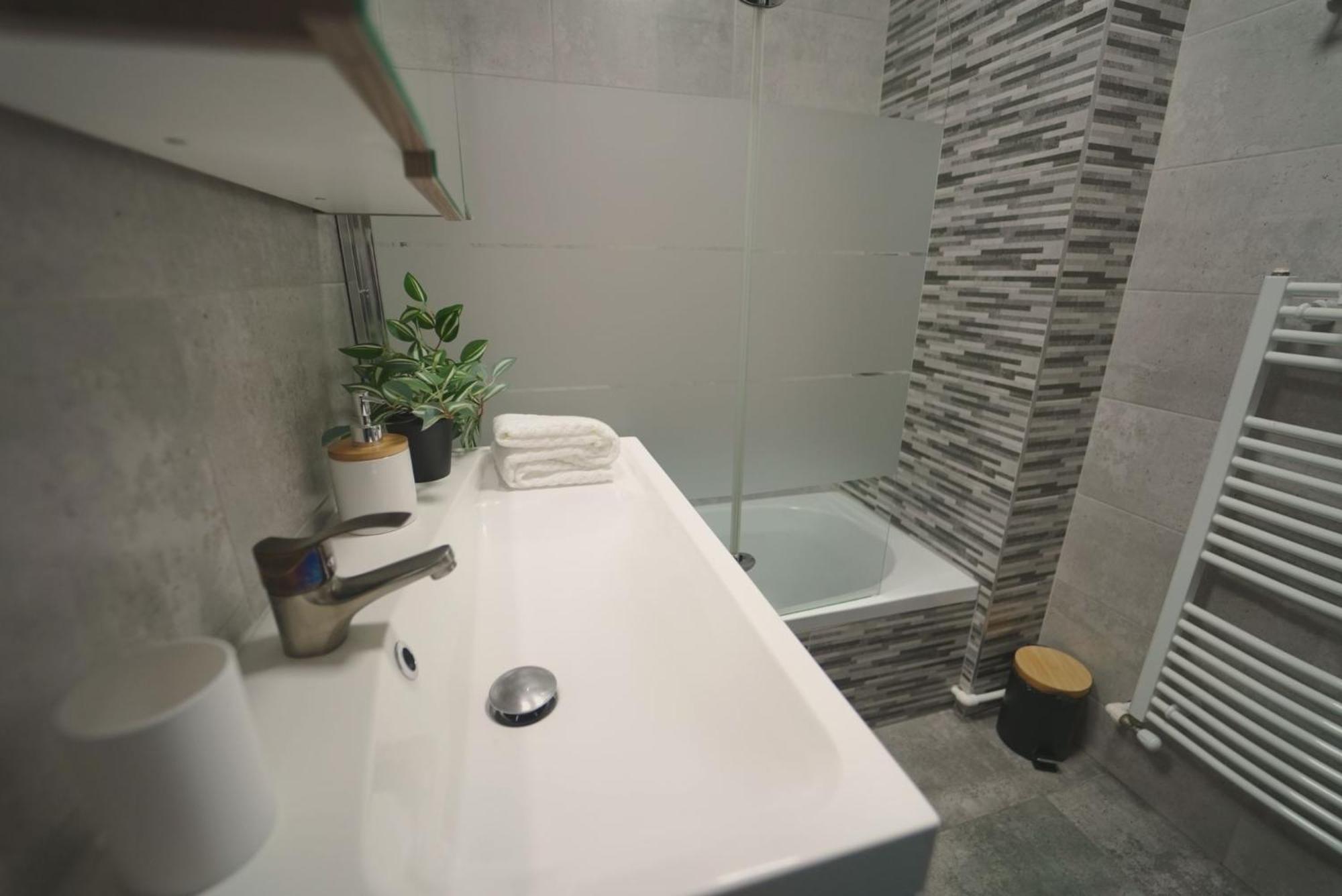 Luxury Apartament Ultracentral Of Suceava Esplanada Exterior foto